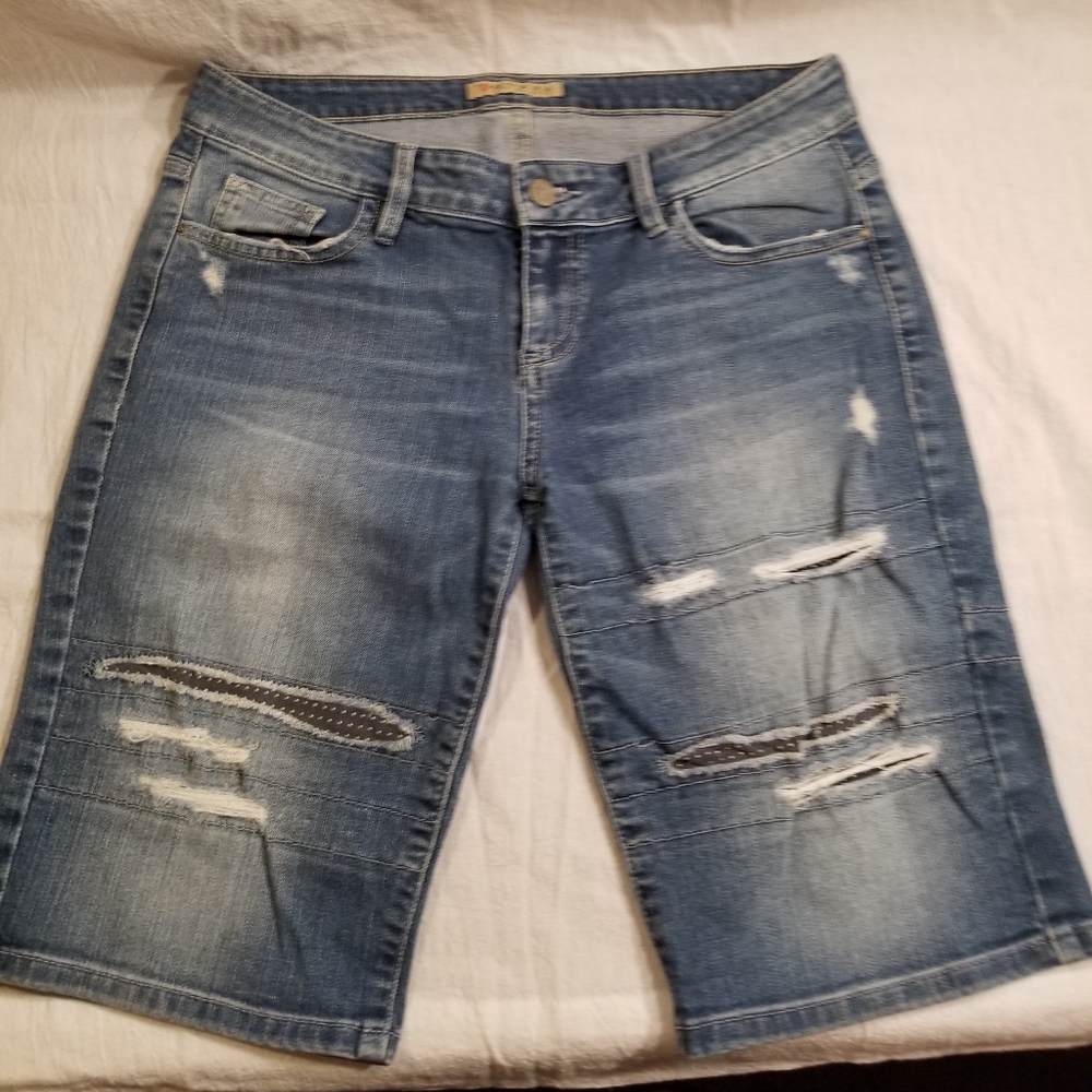 Used Guess Capris Size 28